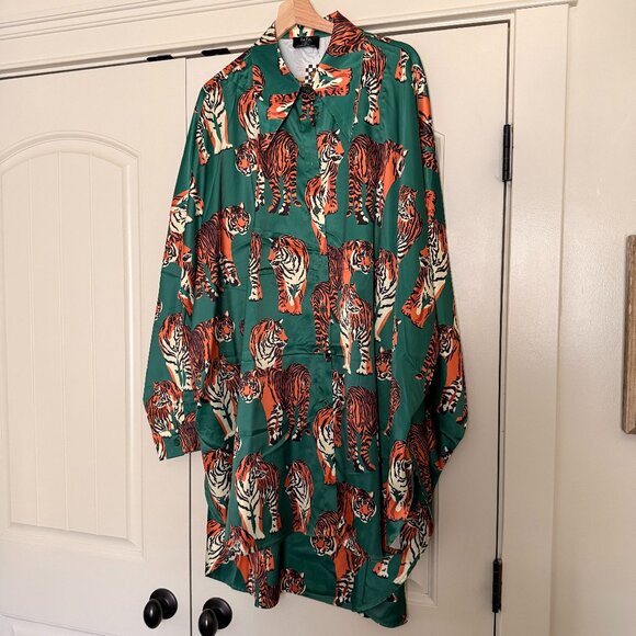 Dressed in LALA Green Tiger Print Tunic - Picture 4 of 7